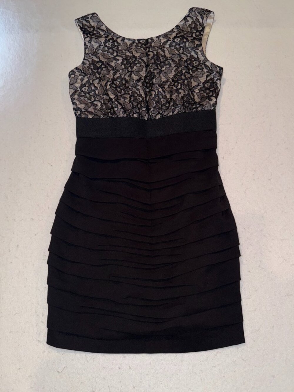 Express Slim Bodycon Ruffle Ruching Black Floral Lace Size 4 Dress Y2K Vintage